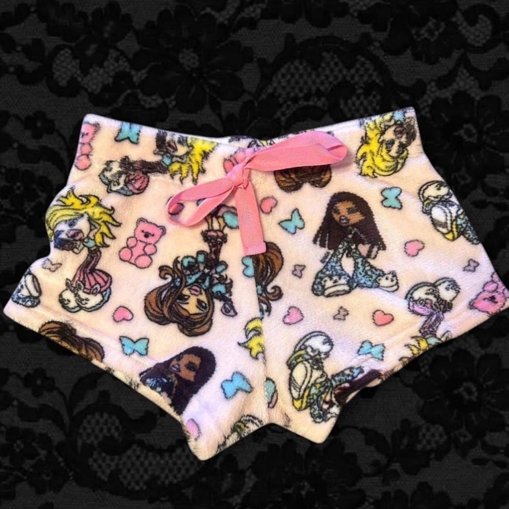 Adorable 90s styled Bratz bed shorts !!